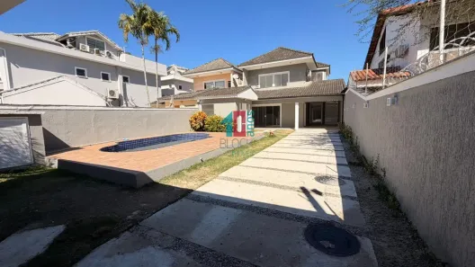 Casa de Condomínio com 5 Quartos para alugar, 320m² no Barra da Tijuca, Rio de Janeiro