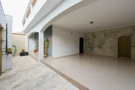 Sobrado com 4 Quartos à venda, 227m² no Vila Santo Antônio, Franca