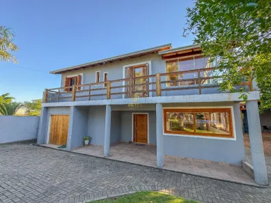 Casa de Condomínio com 3 Quartos à venda, 240m² no Sagrada Família, Gravataí