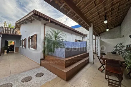 Casa com 3 Quartos à venda, 153m² no Jardim Marcia, Peruíbe