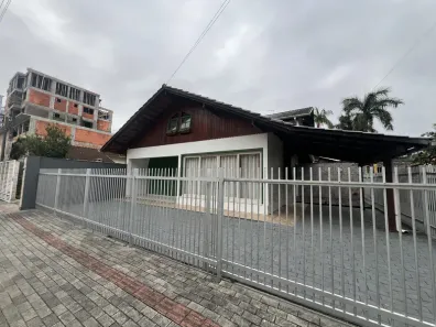 com 2 Quartos para alugar, 75m² no Centro, Timbó