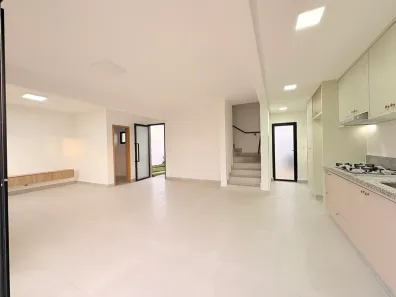 Casa de Condomínio com 2 Quartos para alugar, 140m² no Jardins Berlim, Senador Canedo