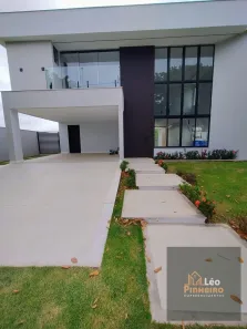 Casa de Condomínio com 3 Quartos à venda, 360m² no Granja dos Cavaleiros, Macaé