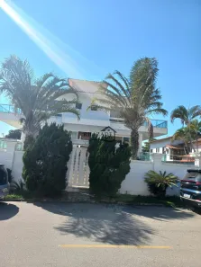 Casa com 5 Quartos para alugar, 700m² no Camboinhas, Niterói