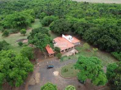 Fazenda/Sítio com 4 Quartos à venda, 100m² no Jockey Park, Uberaba
