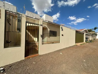 Casa com 3 Quartos para alugar, 111m² no Setor Universitário, Rio Verde