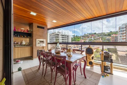 Apartamento com 4 Quartos à venda, 196m² no Agriões, Teresópolis