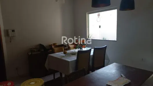 Casa com 3 Quartos à venda, 240m² no Santa Luzia, Uberlândia