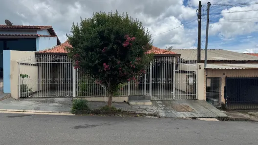 Casa com 4 Quartos para alugar, 300m² no Nova Aracoiaba, Araçoiaba da Serra