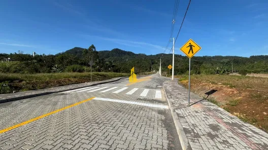 Lote/Terreno à venda, 390m² no Rodeio 12, Rodeio