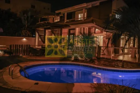 Casa com 5 Quartos para alugar, 340m² no Mariscal, Bombinhas