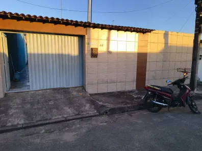 Casa com 4 Quartos à venda, 200m² no Benedito Bentes, Maceió