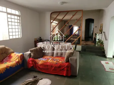 Casa com 3 Quartos à venda, 218m² no Vigilato Pereira, Uberlândia