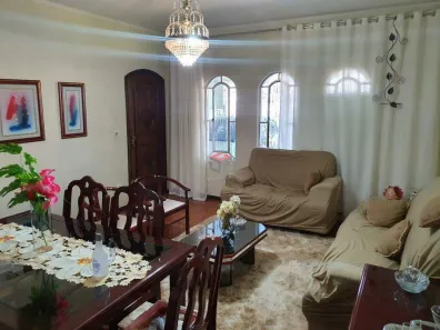 Sobrado com 5 Quartos à venda, 242m² no Vila Curuçá, Santo André