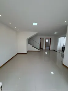 Sobrado com 4 Quartos para alugar, 185m² no Buraquinho, Lauro de Freitas
