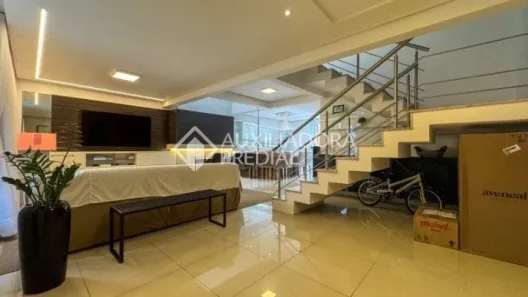 Casa com 3 Quartos à venda, 230m² no Hípica, Porto Alegre