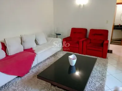 Casa com 3 Quartos para alugar, 320m² no Morada da Colina, Uberlândia