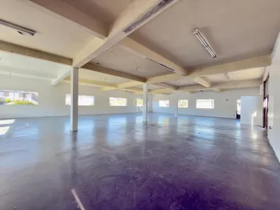 Galpão/Depósito/Armazém com 1 Quarto para alugar, 415m² no Kayser, Caxias do Sul