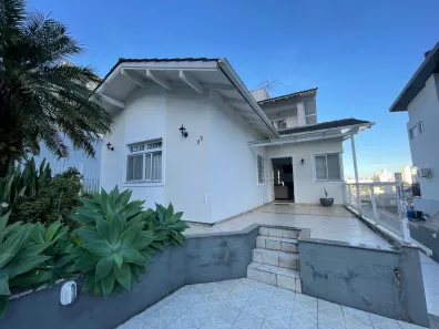 Casa com 4 Quartos à venda, 270m² no Pedra Branca, Palhoça