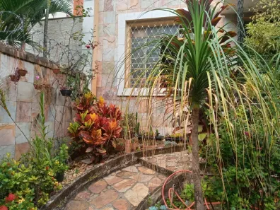 Casa com 3 Quartos à venda, 296m² no Santa Efigênia, Belo Horizonte