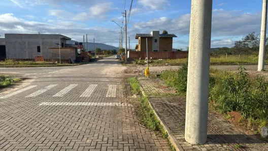 Lote/Terreno à venda, 200m² no Sertão do Trombudo, Itapema