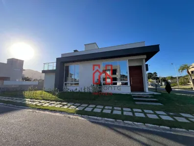 Casa de Condomínio com 3 Quartos à venda, 269m² no São João do Rio Vermelho, Florianópolis