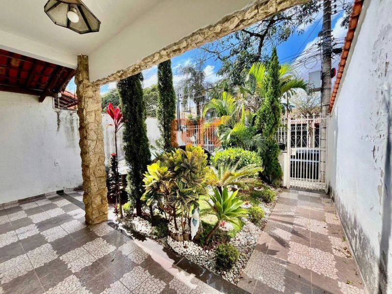 Casa com 3 quartos — Santa Amélia, Belo Horizonte