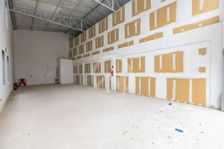 Ponto Comercial para alugar, 84m² no Novo Mundo, Curitiba