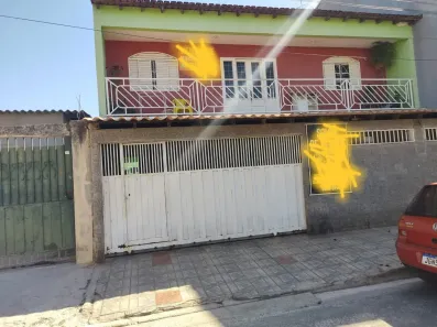 Casa com 5 Quartos à venda, 250m² no Santa Maria, Brasília