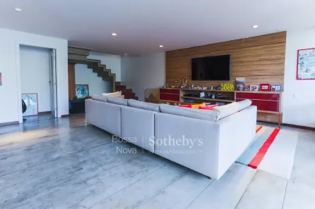 Casa com 4 Quartos para alugar, 370m² no Vila Tramontano, São Paulo