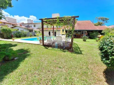 Casa com 4 Quartos à venda, 319m² no Córrego Grande, Florianópolis