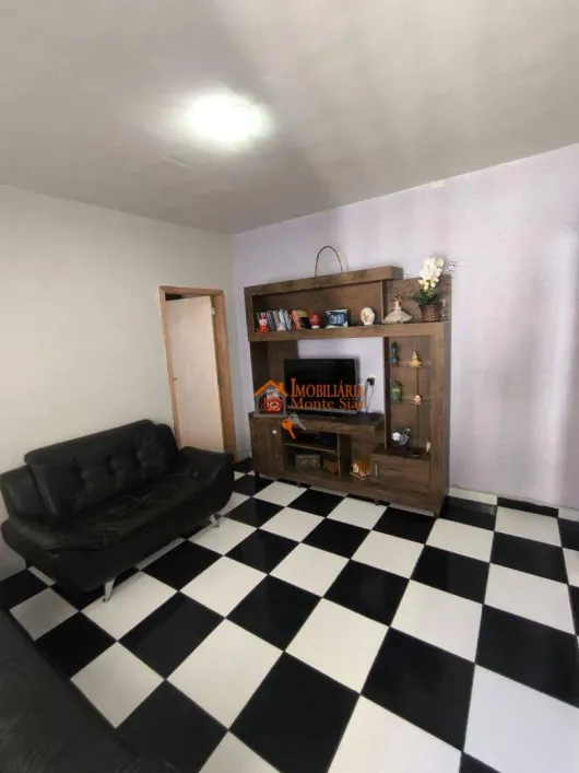 Casas para venda com Área de serviço, 3 quartos e 252 m² em Jardim São Domingos - Guarulhos, SP - Viva Real