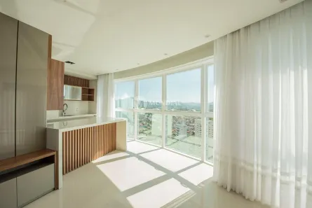 Apartamento com 3 Quartos para alugar, 138m² no Centro, Balneário Camboriú