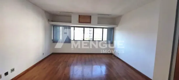 Sala Comercial à venda, 31m² no Passo da Areia, Porto Alegre