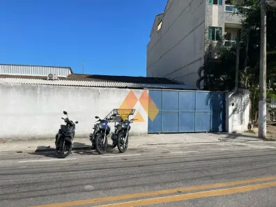 Galpão/Depósito/Armazém com 5 Quartos para venda ou aluguel, 500m² no Novo Cavaleiro, Macaé