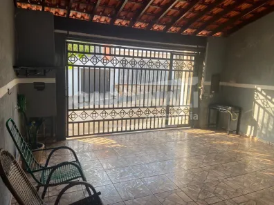 Casa com 2 Quartos à venda, 135m² no Jardim Medeiros, São Carlos