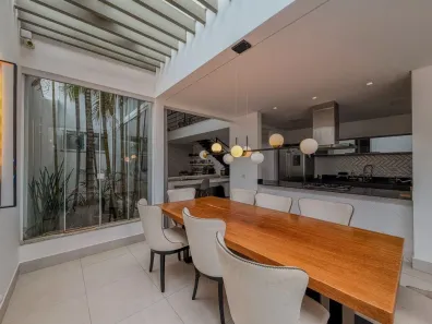 Casa com 3 Quartos à venda, 168m² no Jardim Karaíba, Uberlândia