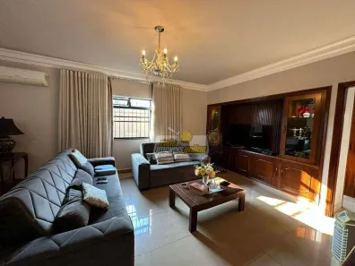 Casa com 4 Quartos à venda, 277m² no Jardim Alexandre Campos, Uberaba
