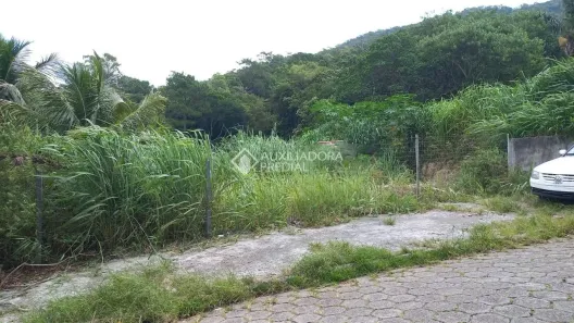 Lote/Terreno à venda, 798m² no Sambaqui, Florianópolis