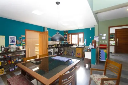 Casa de Condomínio com 4 Quartos à venda, 243m² no Cavalhada, Porto Alegre