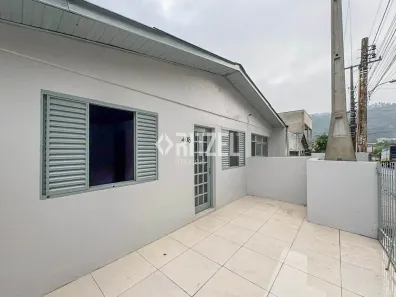 Casa com 2 Quartos para alugar, 59m² no Vila Nova, Novo Hamburgo