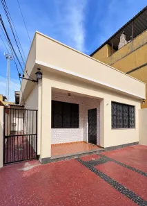 Casa com 2 Quartos para alugar, 70m² no Centro, Nova Iguaçu