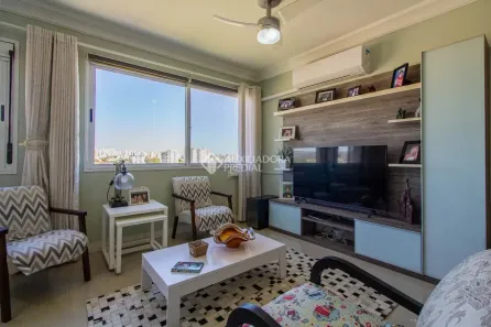 Apartamento com 2 Quartos à venda, 68m² no Vila Ipiranga, Porto Alegre