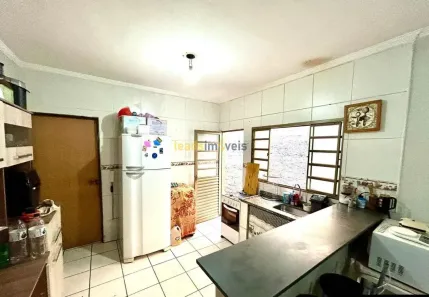 Casa com 2 Quartos à venda, 125m² no Jardim Helena, Ribeirão Preto