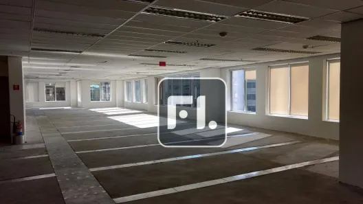 Sala Comercial para alugar, 935m² no Chácara Santo Antônio (Zona Sul), São Paulo