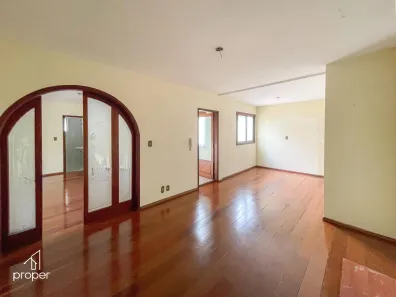 Apartamento com 3 Quartos para alugar, 200m² no Centro, Pelotas