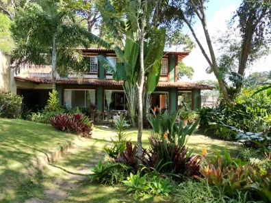 Casa com 10 Quartos à venda, 215m² no Itaipava, Petrópolis