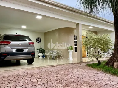 Casa com 5 Quartos à venda, 300m² no Brasil, Uberlândia
