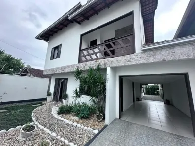 Sobrado com 3 Quartos à venda, 153m² no Aventureiro, Joinville