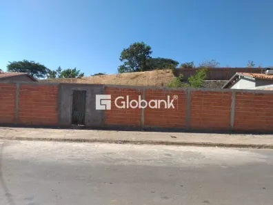 Lote/Terreno à venda, 200m² no São Geraldo II, Montes Claros